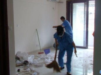 专业保洁新居开荒 小时工擦玻璃、地板打蜡服务解析
